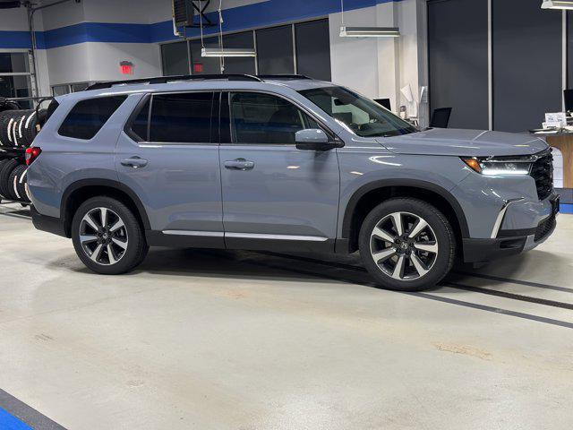 new 2025 Honda Pilot car, priced at $51,450