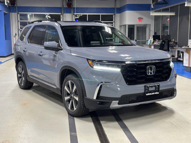 new 2025 Honda Pilot car, priced at $51,450