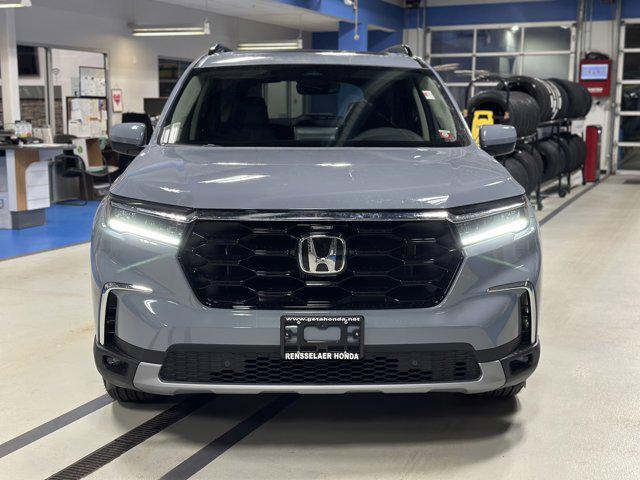 new 2025 Honda Pilot car, priced at $51,450