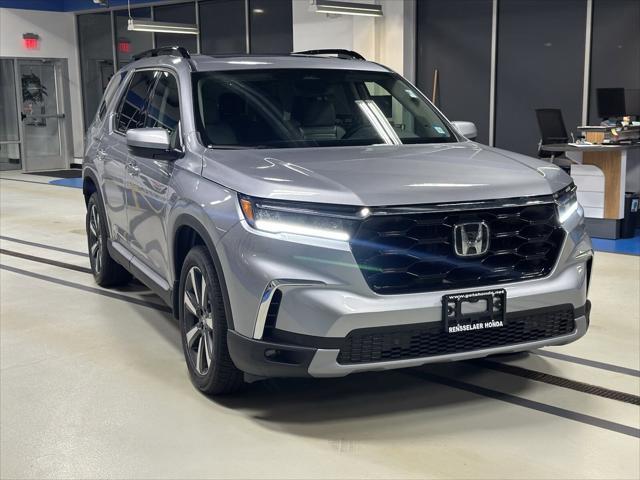 new 2025 Honda Pilot car, priced at $50,995