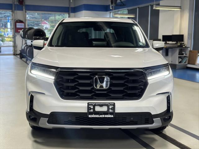 new 2025 Honda Pilot car, priced at $47,450