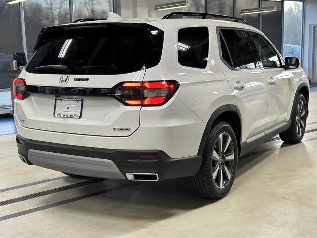 new 2025 Honda Pilot car, priced at $52,180