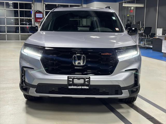 new 2025 Honda Pilot car, priced at $50,795