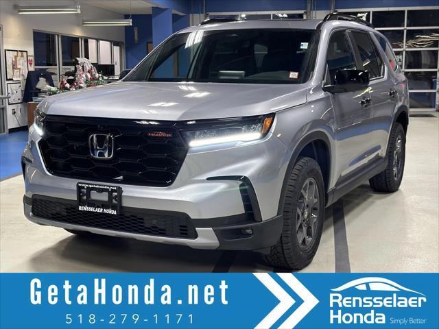 new 2025 Honda Pilot car, priced at $50,795