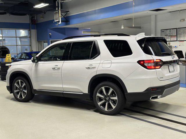 new 2025 Honda Pilot car, priced at $55,715