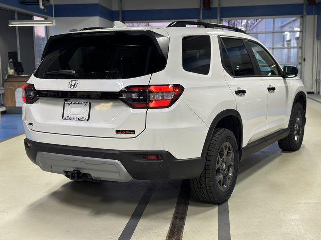 new 2025 Honda Pilot car, priced at $51,305