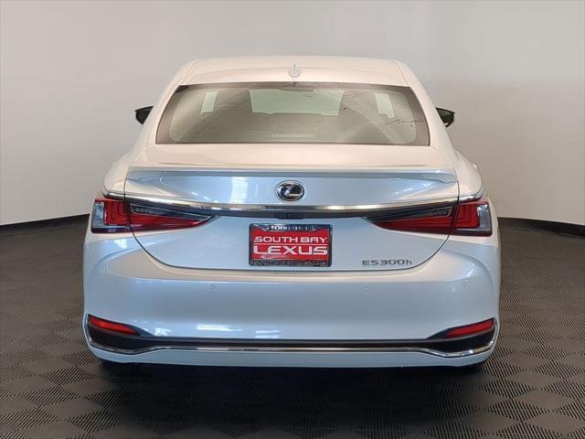new 2025 Lexus ES 300h car, priced at $49,414