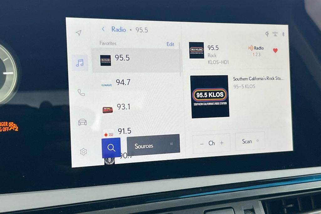 new 2025 Lexus ES 300h car, priced at $49,400