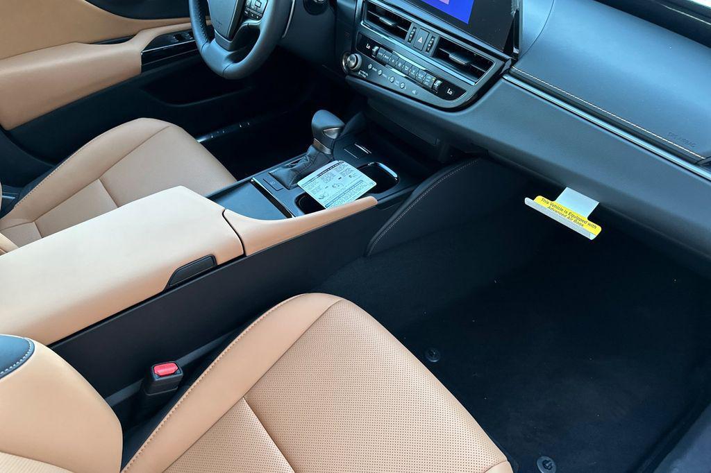 new 2025 Lexus ES 350 car, priced at $44,439