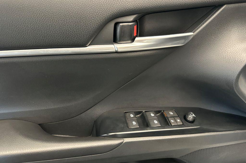 used 2018 Toyota Camry Hybrid car, priced at $16,900