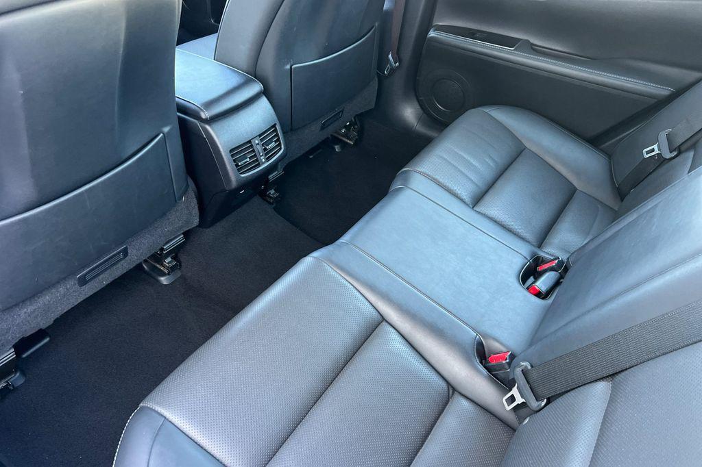 used 2016 Lexus ES 300h car, priced at $15,900