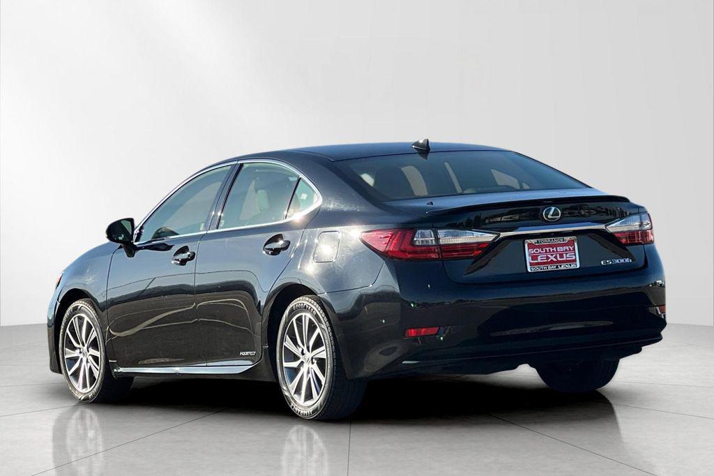 used 2016 Lexus ES 300h car, priced at $15,900