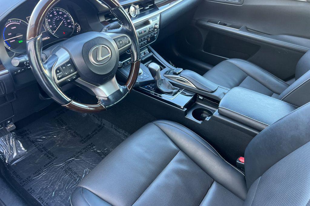 used 2016 Lexus ES 300h car, priced at $15,900