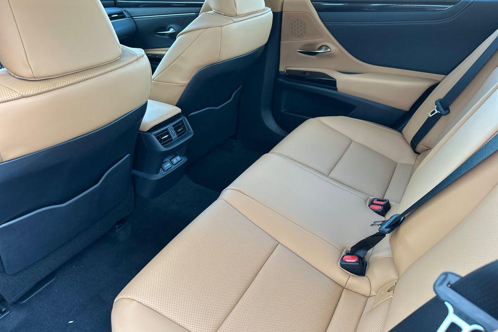 new 2025 Lexus ES 350 car, priced at $44,185