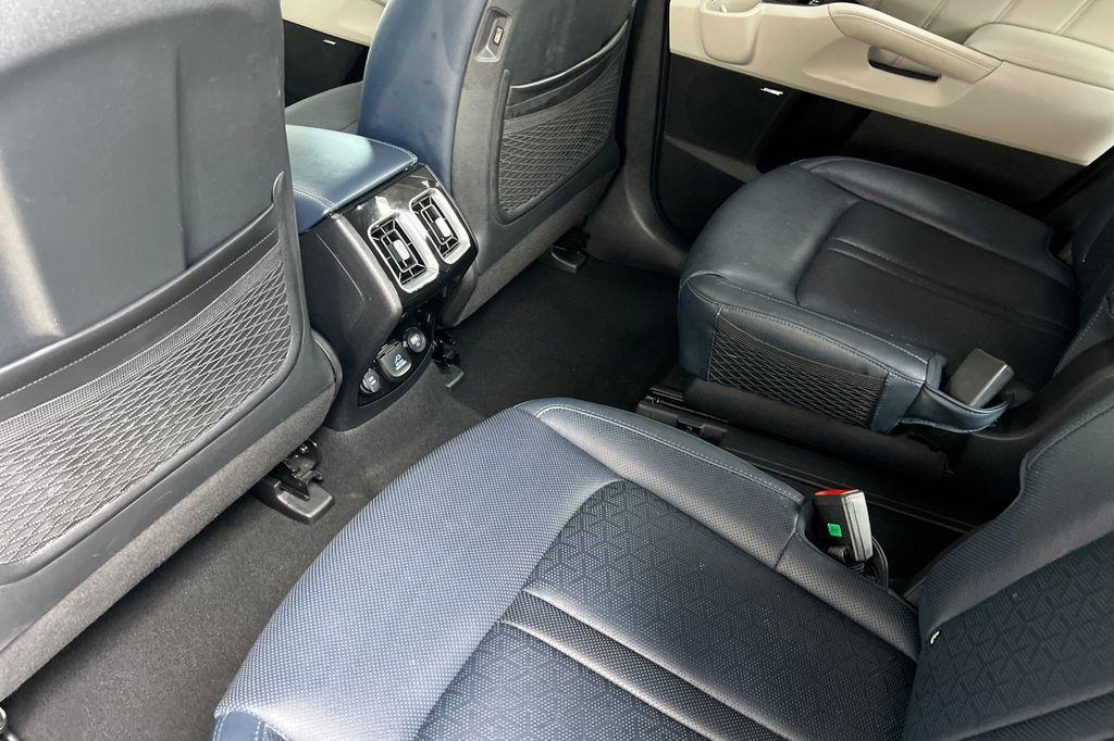 used 2023 Kia Sorento Plug-In Hybrid car, priced at $35,900