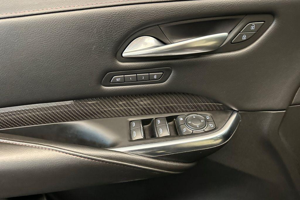 used 2022 Cadillac XT4 car, priced at $17,900