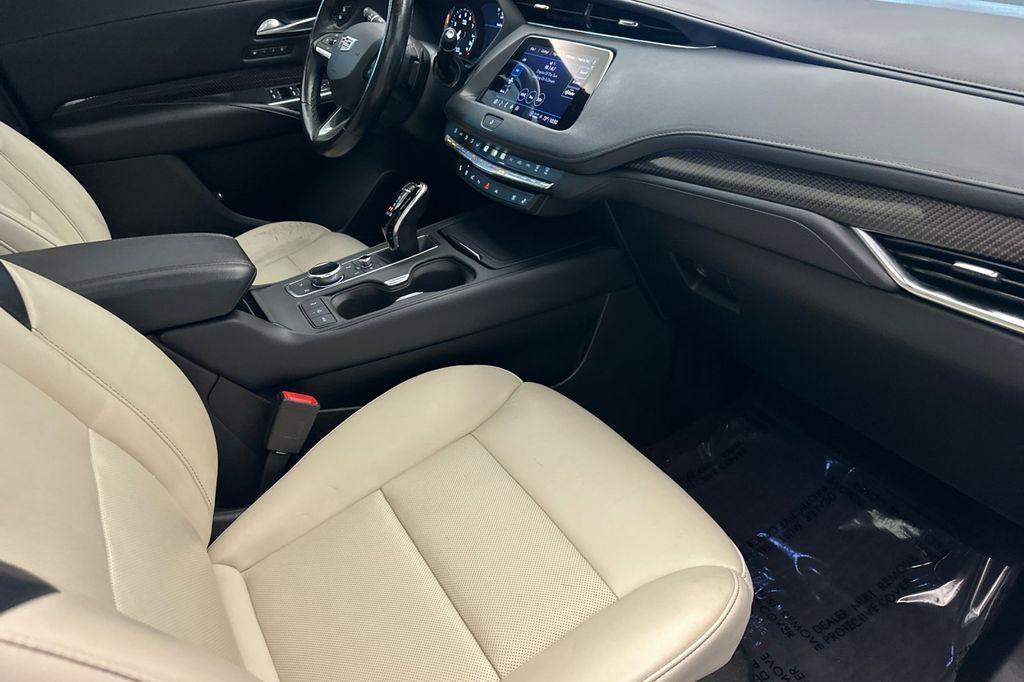 used 2022 Cadillac XT4 car, priced at $17,900
