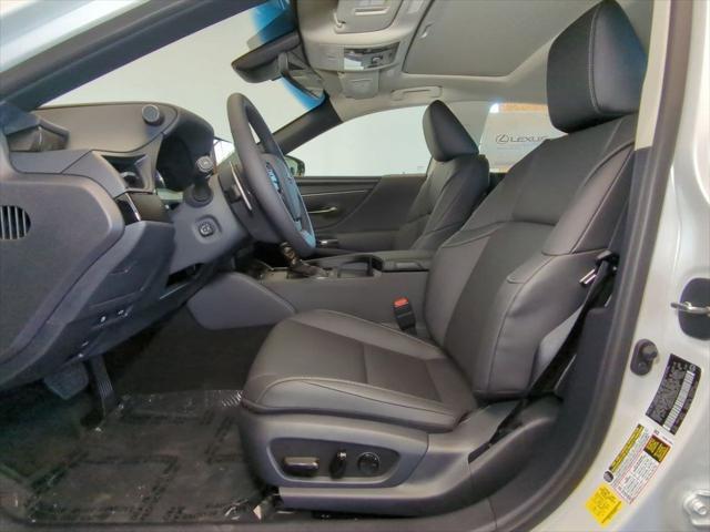 new 2025 Lexus ES 300h car, priced at $49,469
