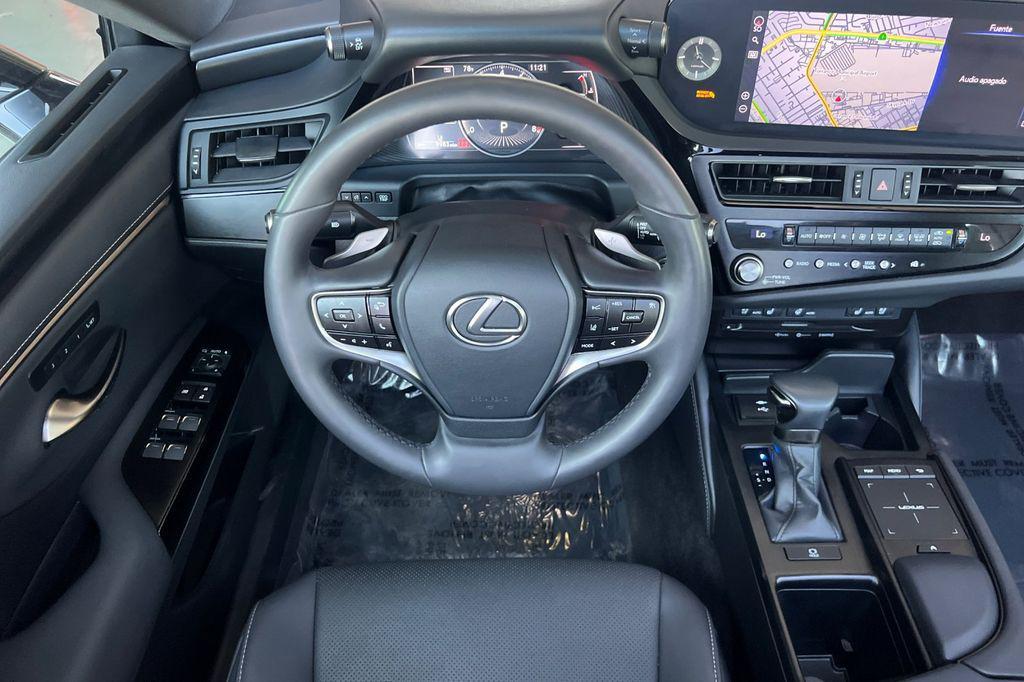 used 2022 Lexus ES 350 car, priced at $35,900