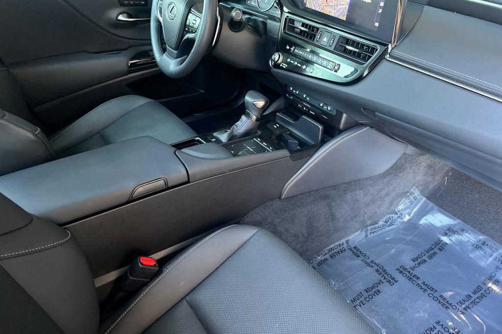 used 2022 Lexus ES 350 car, priced at $35,900
