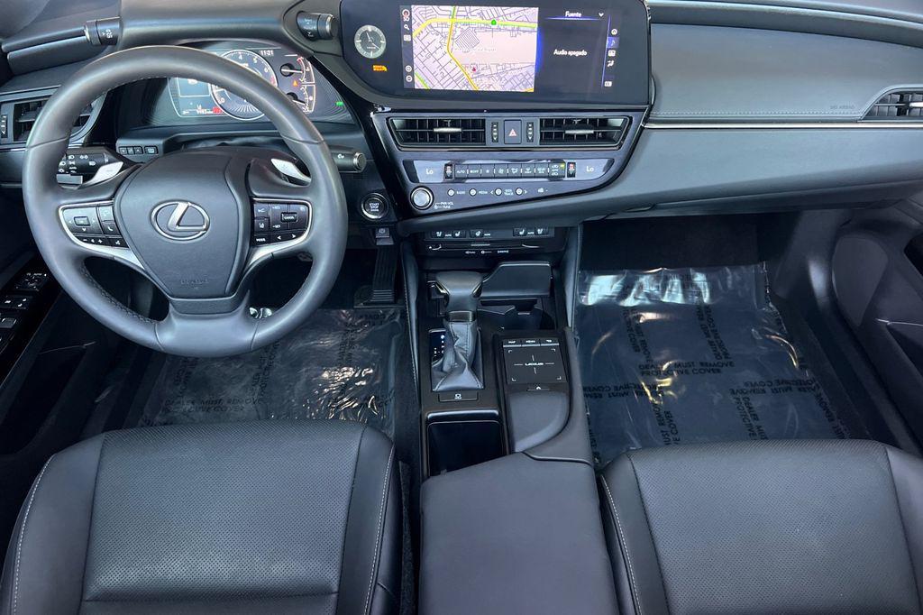 used 2022 Lexus ES 350 car, priced at $35,900