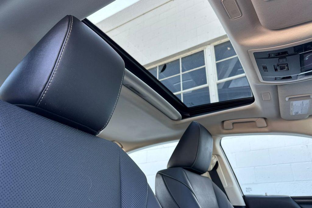 used 2022 Lexus ES 300h car, priced at $33,600