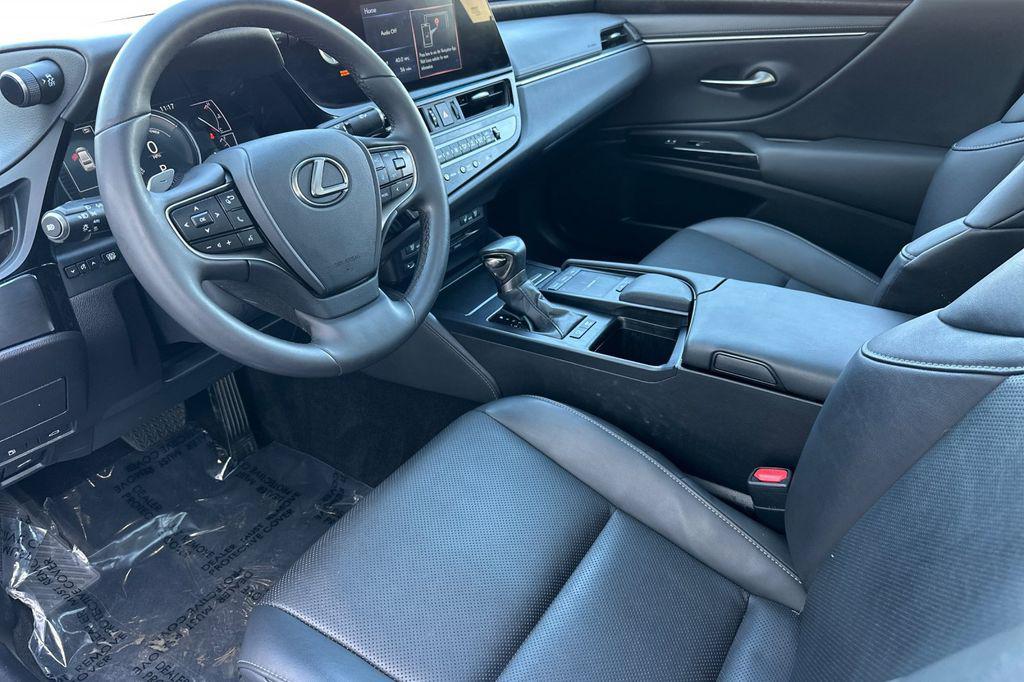 used 2022 Lexus ES 300h car, priced at $33,600