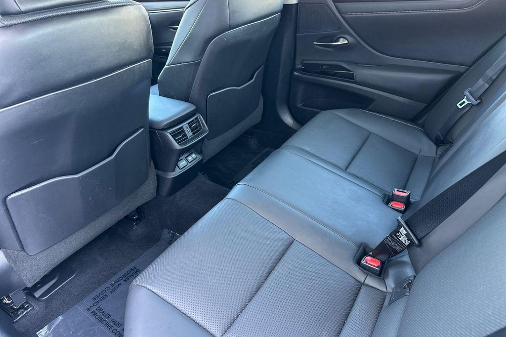 used 2022 Lexus ES 300h car, priced at $33,600