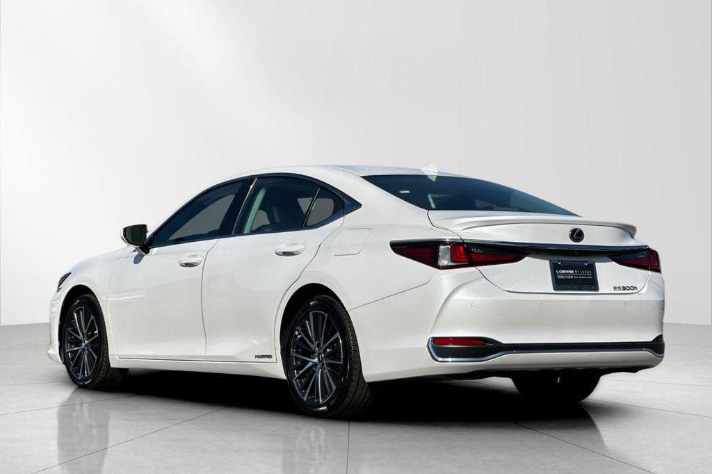 used 2022 Lexus ES 300h car, priced at $33,600