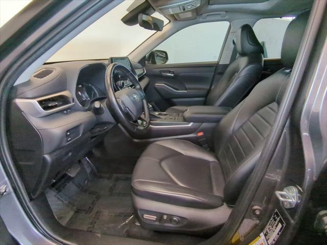 used 2021 Toyota Highlander car, priced at $26,900