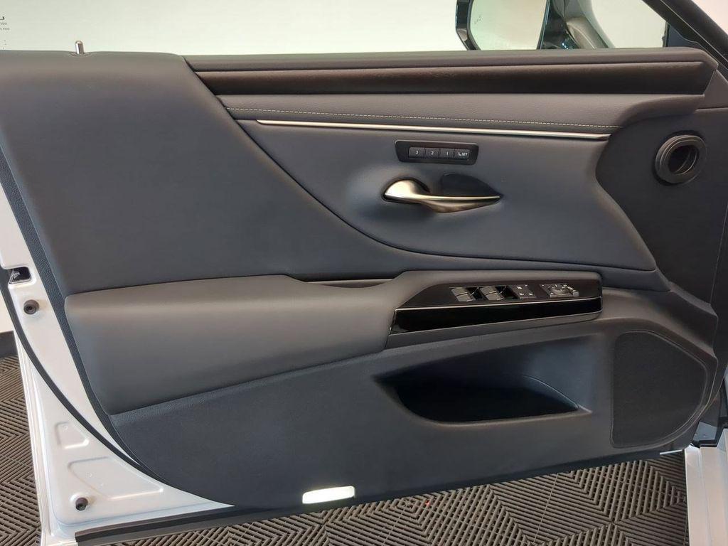 new 2025 Lexus ES 300h car, priced at $50,009