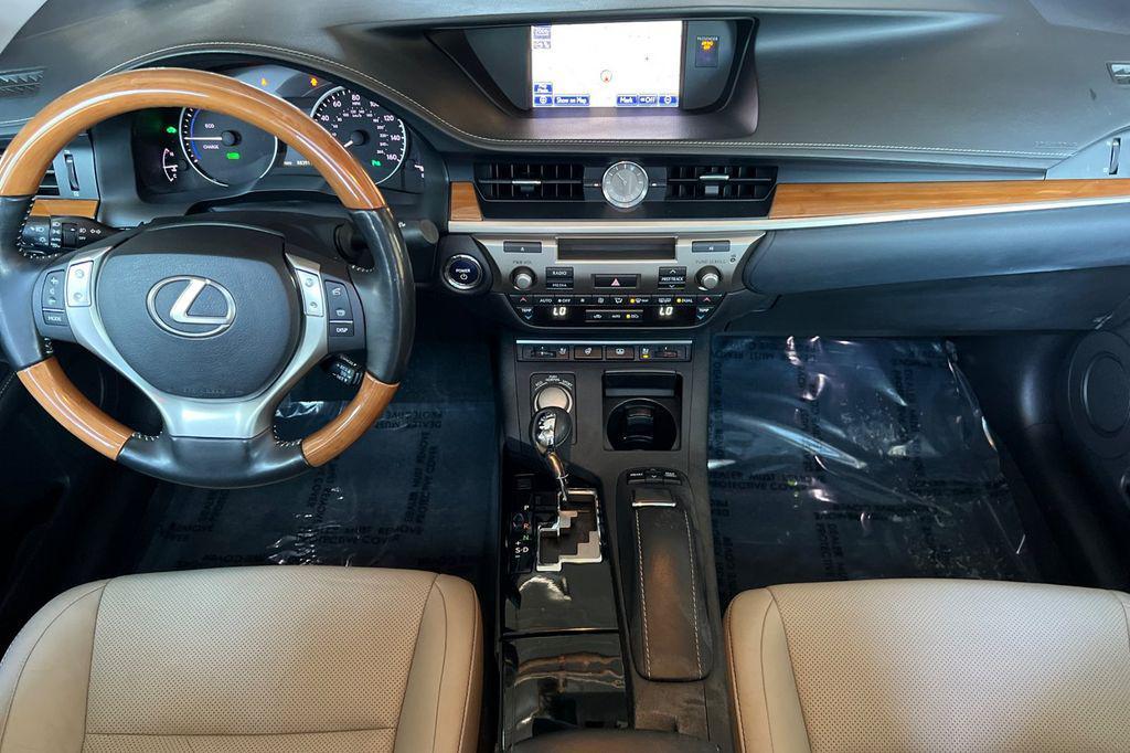 used 2013 Lexus ES 300h car, priced at $15,900