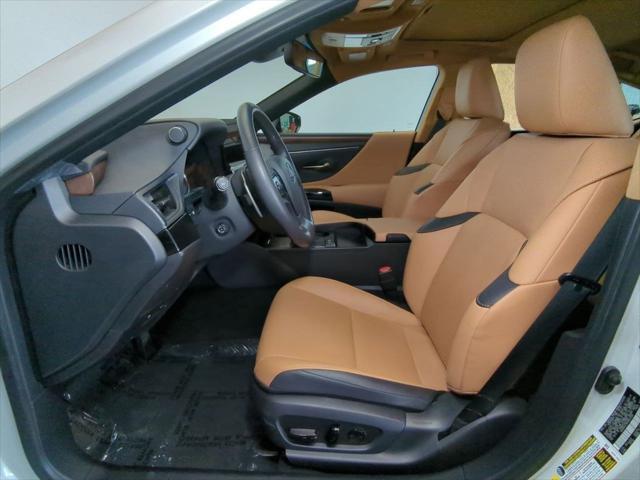 used 2023 Lexus ES 300h car, priced at $38,900