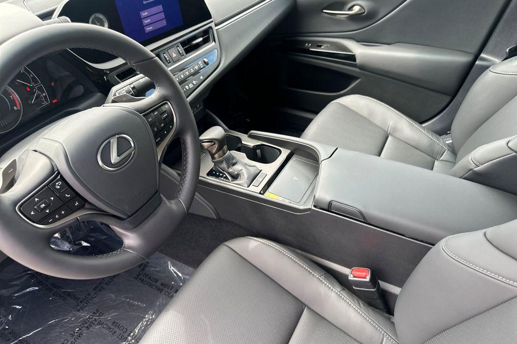 new 2025 Lexus ES 350 car, priced at $48,224