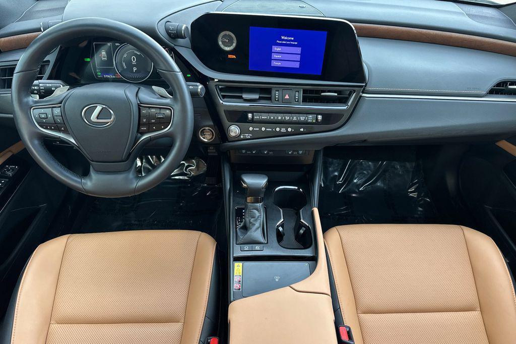 used 2025 Lexus ES 300h car, priced at $41,800