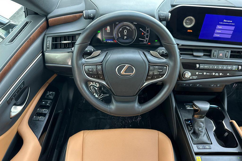 used 2025 Lexus ES 300h car, priced at $41,800