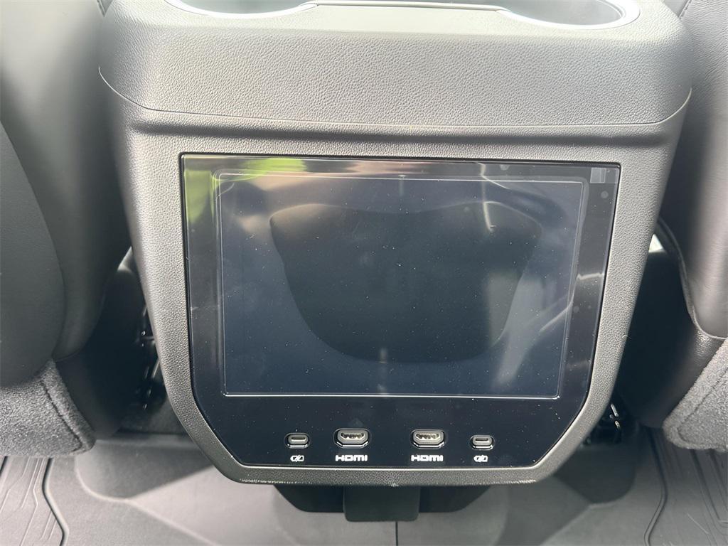 new 2025 GMC Yukon XL car, priced at $98,679