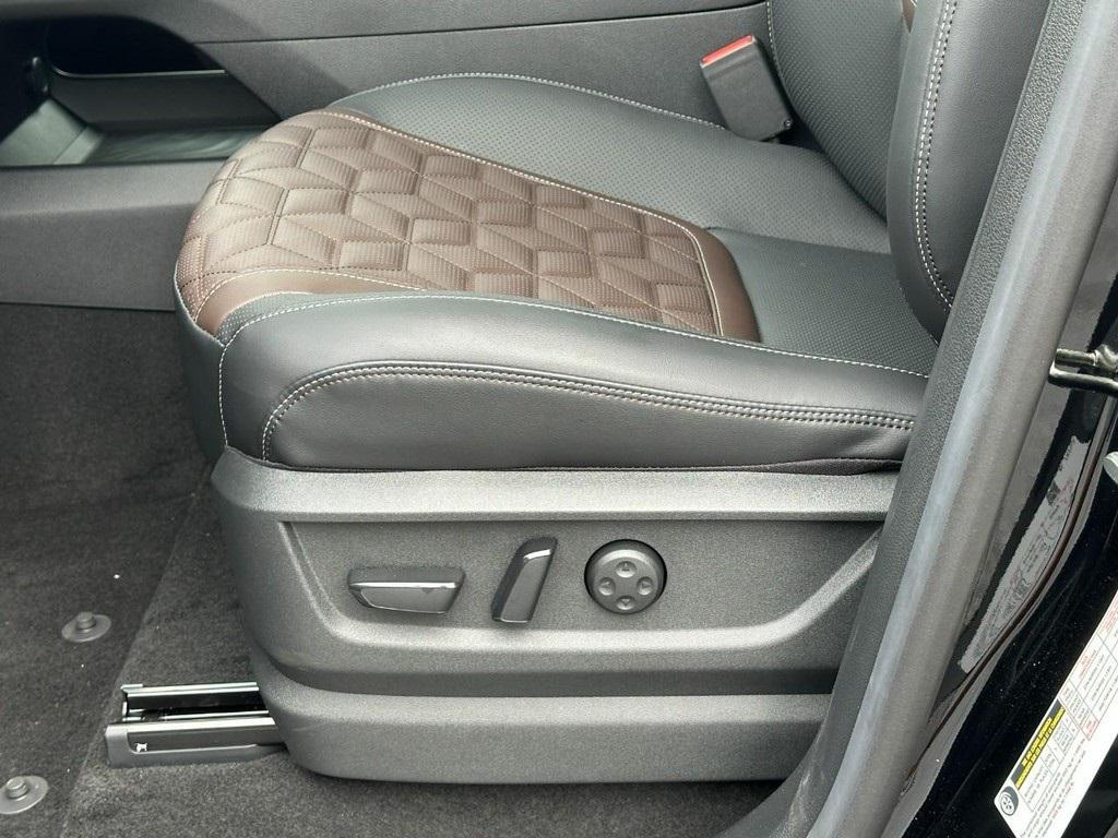 new 2025 Nissan Armada car, priced at $74,560