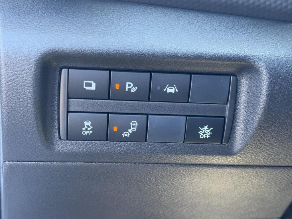 new 2025 Nissan Kicks car, priced at $21,865