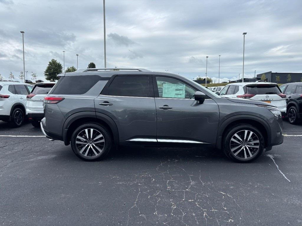 new 2025 Nissan Pathfinder car, priced at $44,375