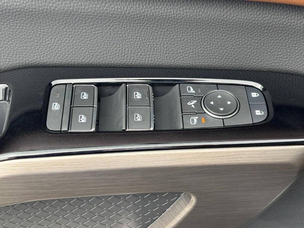 new 2025 Nissan Pathfinder car, priced at $44,375