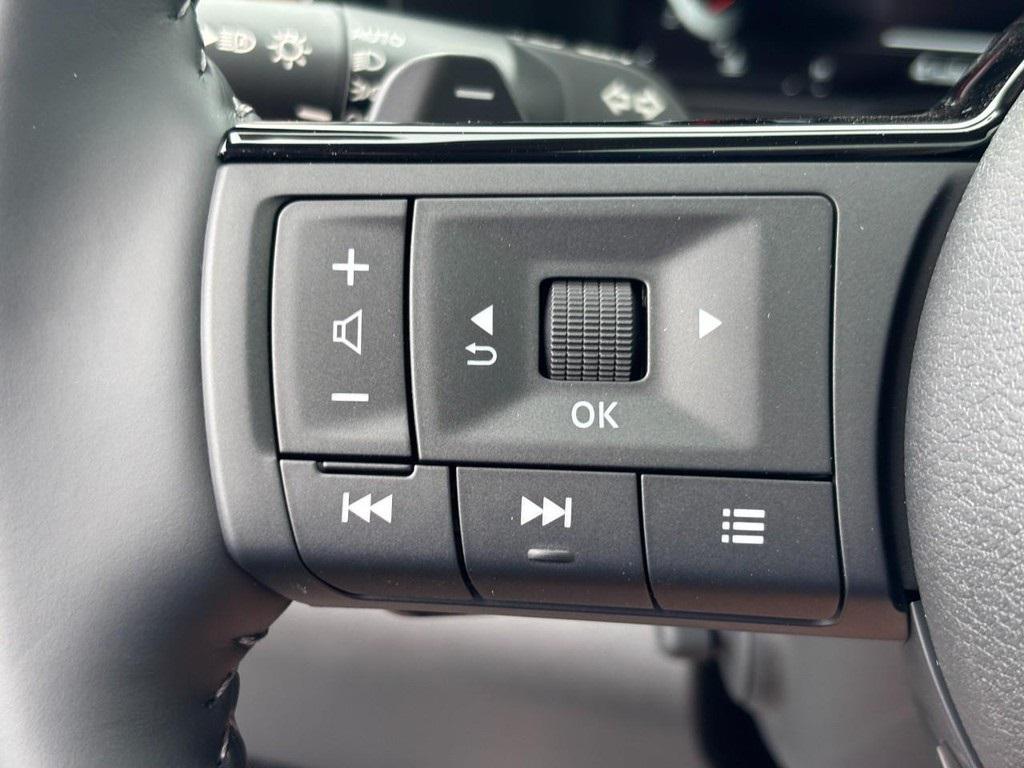 new 2025 Nissan Pathfinder car, priced at $44,375