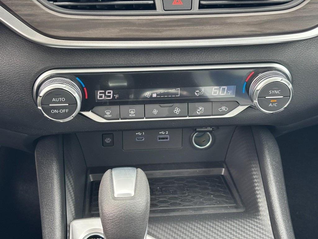 new 2025 Nissan Altima car, priced at $25,605