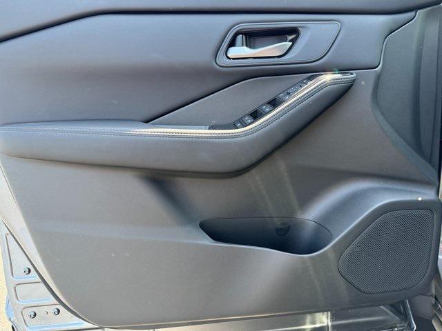new 2025 Nissan Rogue car, priced at $32,675