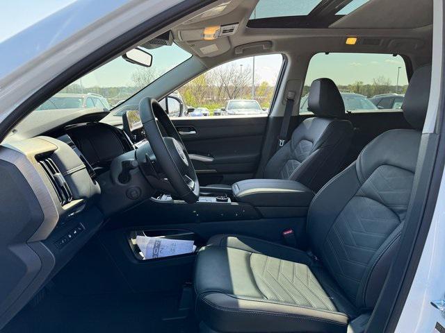 new 2025 Nissan Pathfinder car, priced at $51,205