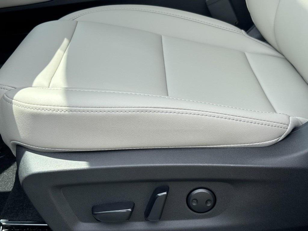 new 2025 Nissan Murano car, priced at $40,640