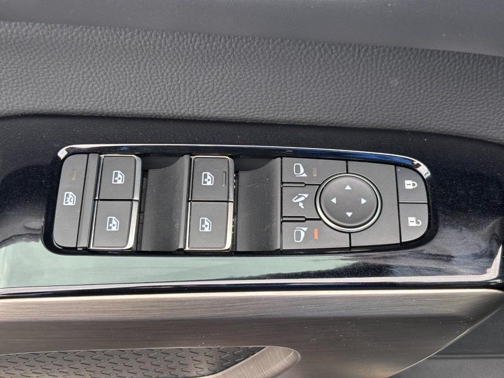 new 2025 Nissan Pathfinder car, priced at $45,220