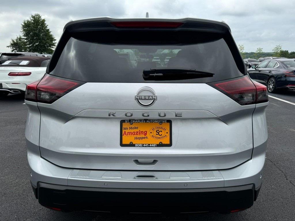 used 2025 Nissan Rogue car, priced at $28,888