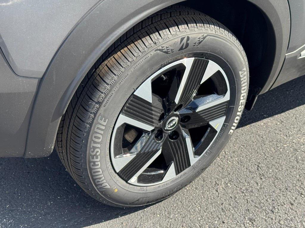 new 2025 Nissan Kicks car, priced at $26,608