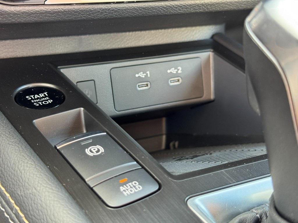 new 2025 Nissan Kicks car, priced at $26,608